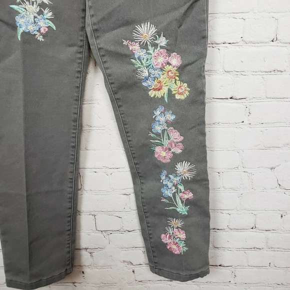 SOLD - Picture 2 of 8